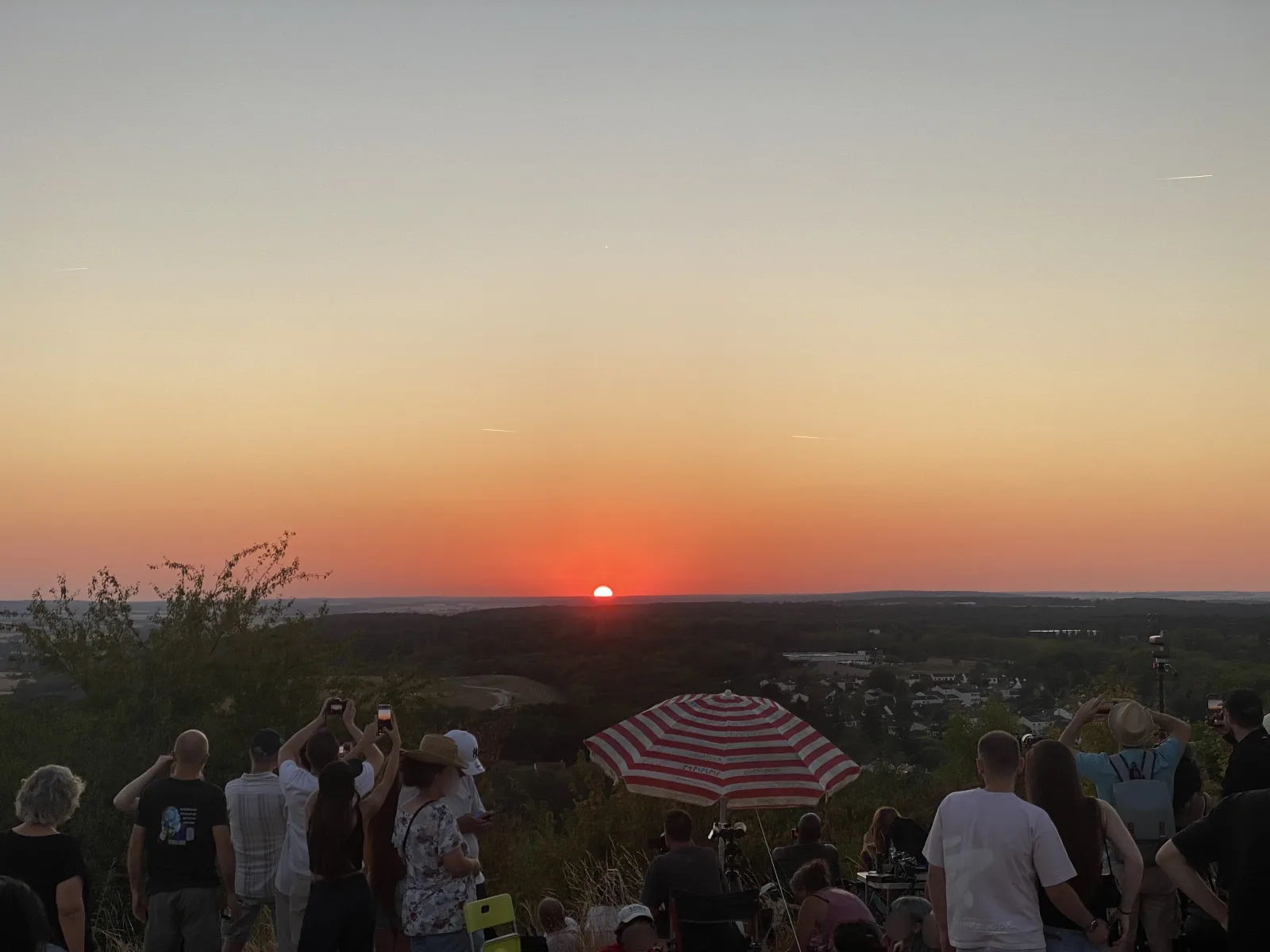 Nous avons profité d’un joli coucher de soleil après l’éclipse
